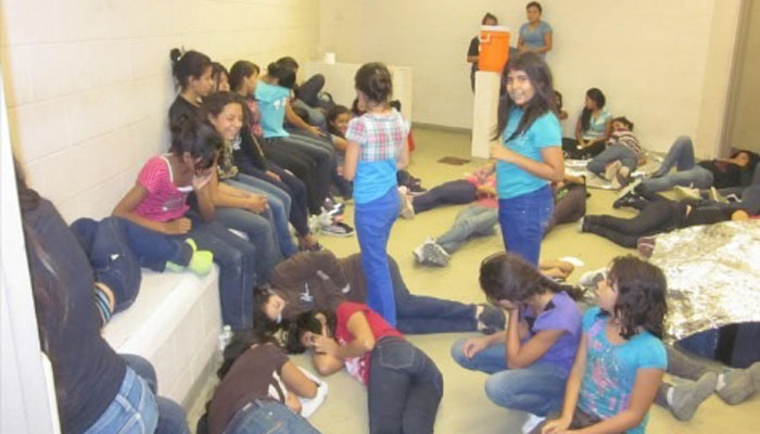 Niños detenidos en la frontera sur de EEUU, en un albergue en Texas. 