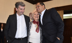 Estela de Carlotto y su nieto visitaron al presidente Correa.