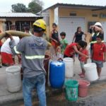 Con multas y todo, el agua es un gran negocio en Guayaquil